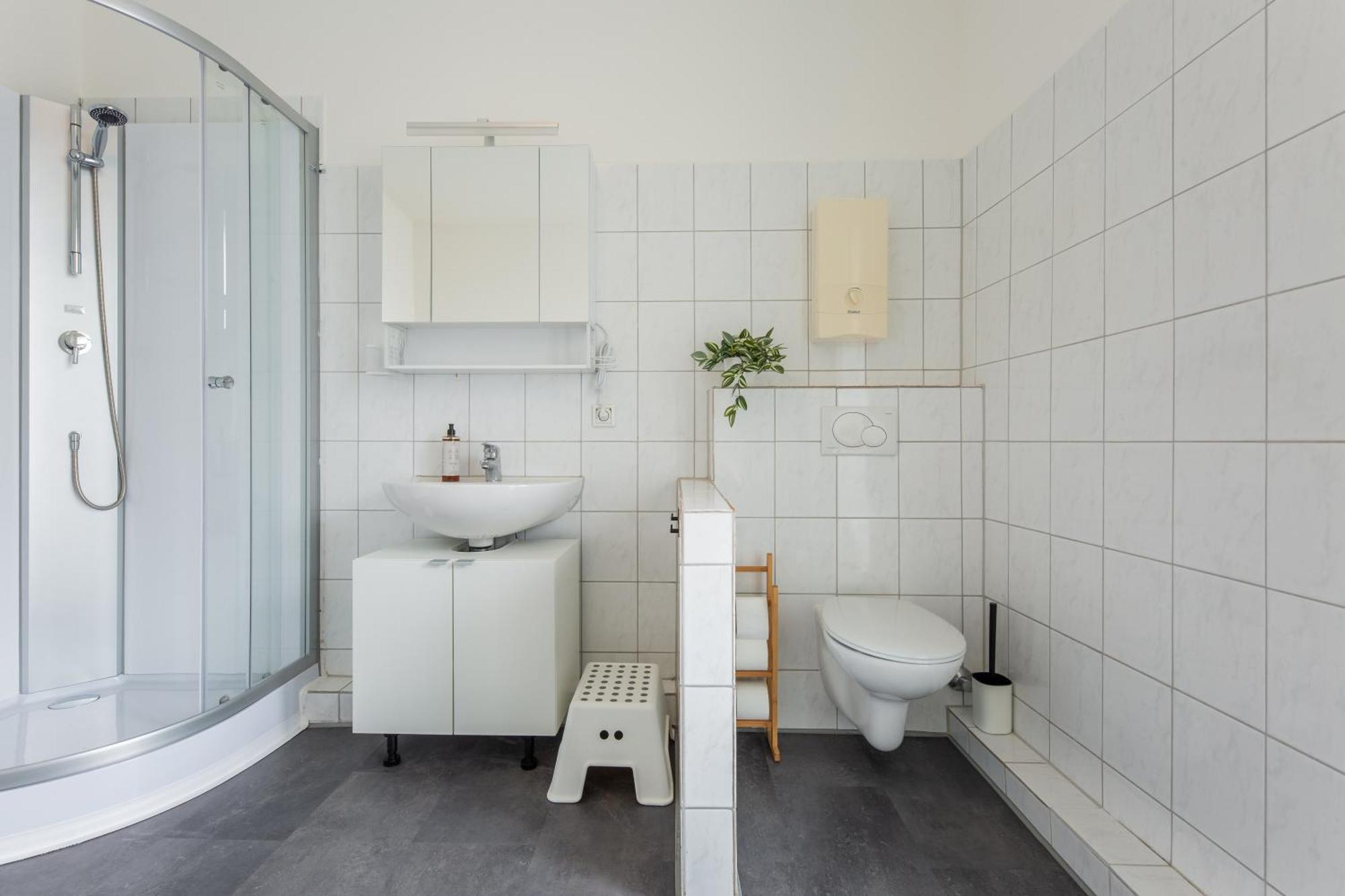 Stayvision Fs43 5 - 3 Schlafzimmer - 8 Gaeste - 2 Balkone - Wlan Apartment Wuppertal